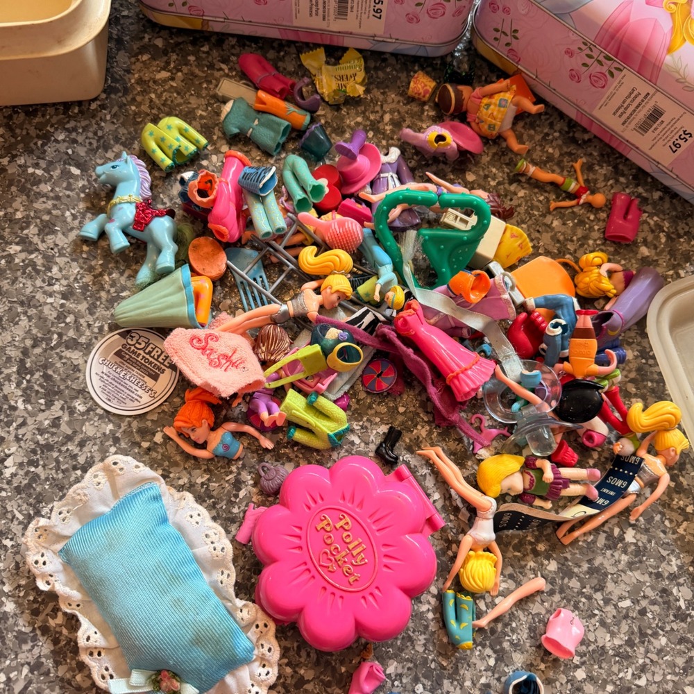 VTG Polly Pocket Lot Mini Dolls Clothes Accessories (2) Disney Princess Tin Case